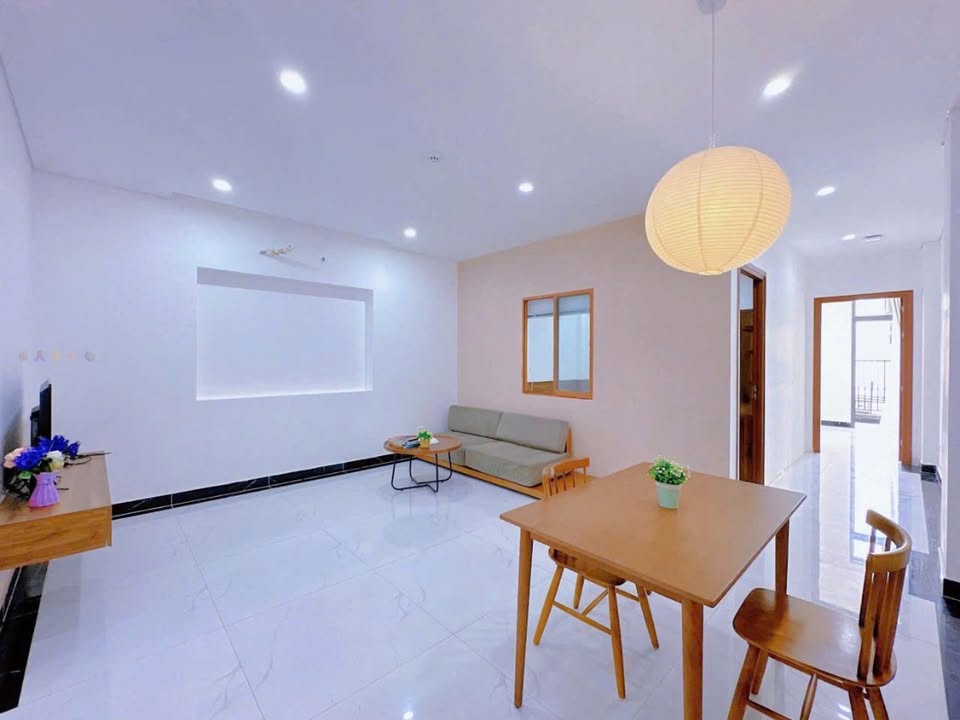 Căn hộ cho thuê 2 phòng ngủ tại Nguyễn Xí, Bình Thạnh 70m² - Nội thất cao cấp, tiện nghi đầy đủ!