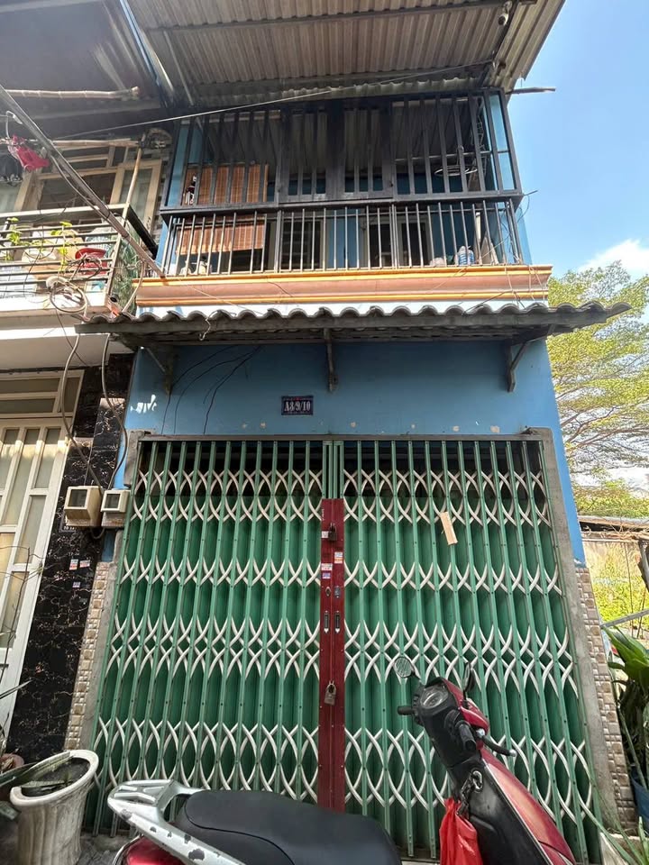 Nhà bán quận Bình Chánh 31m² giá 900 triệu - Khu dân cư thân thiện!