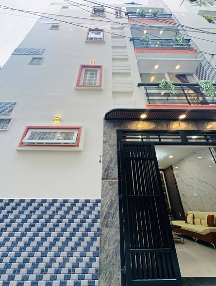 Nhà riêng Bùi Văn Thêm, Phú Nhuận 37m² giá 7.9 tỷ - Phong cách khách sạn mini sang trọng!