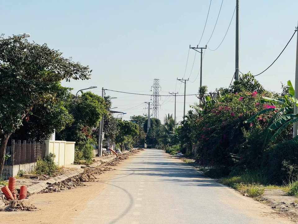 Đất mặt đường Nhất Trí, An Dương 82.6m² giá 1.9 tỷ - Vị trí lý tưởng cho kinh doanh!