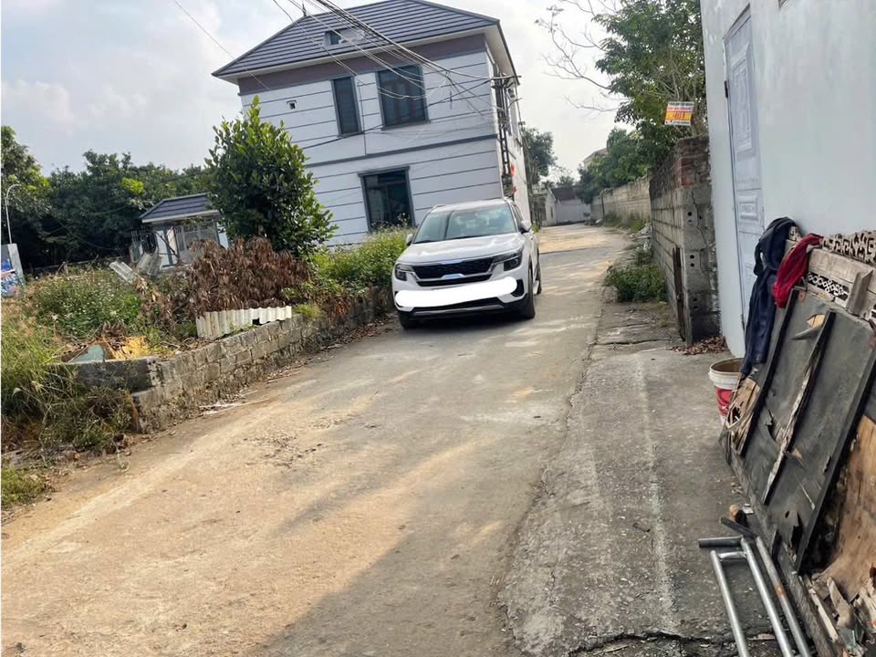 Đất sổ đỏ 121m² tại xã Phú Cát, Quốc Oai - Giá chỉ 2 tỷ, vị trí đắc địa!