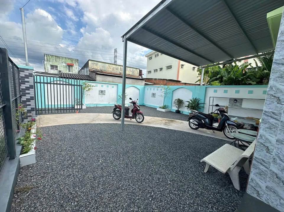 Nhà mới xây ở phường Khánh Hậu, Tân An 176.7m² - Sẵn sàng cho bạn!