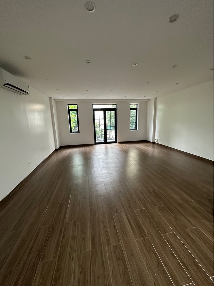 Sàn văn phòng Ngô Thì Nhậm 50m² - Nhà mới, sạch sẽ, mặt tiền rộng