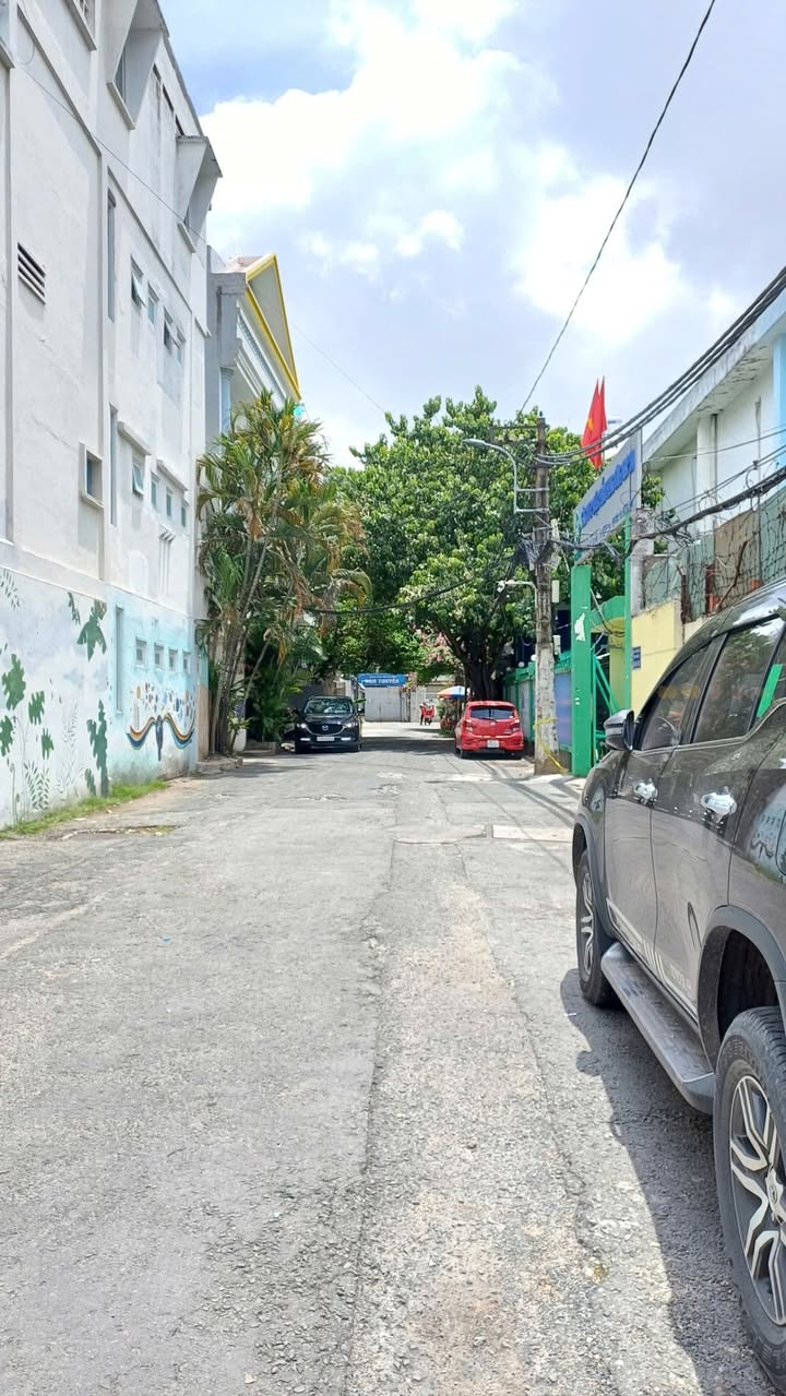 Nhà phố hẻm 8m Lý Thường Kiệt, Tân Bình 95m² giá 9.8 tỷ - Sẵn sàng vào ở!