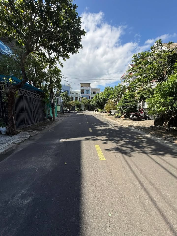 Nhà phố mặt tiền đường Nguyễn Mỹ, Phường 9, Tuy Hòa 95m² giá 4 tỷ - Chính chủ cần bán gấp!