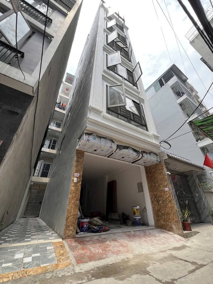 Nhà Kim Giang 42m² lô góc 7 tầng - Thiết kế hiện đại, thang máy, gara ô tô!