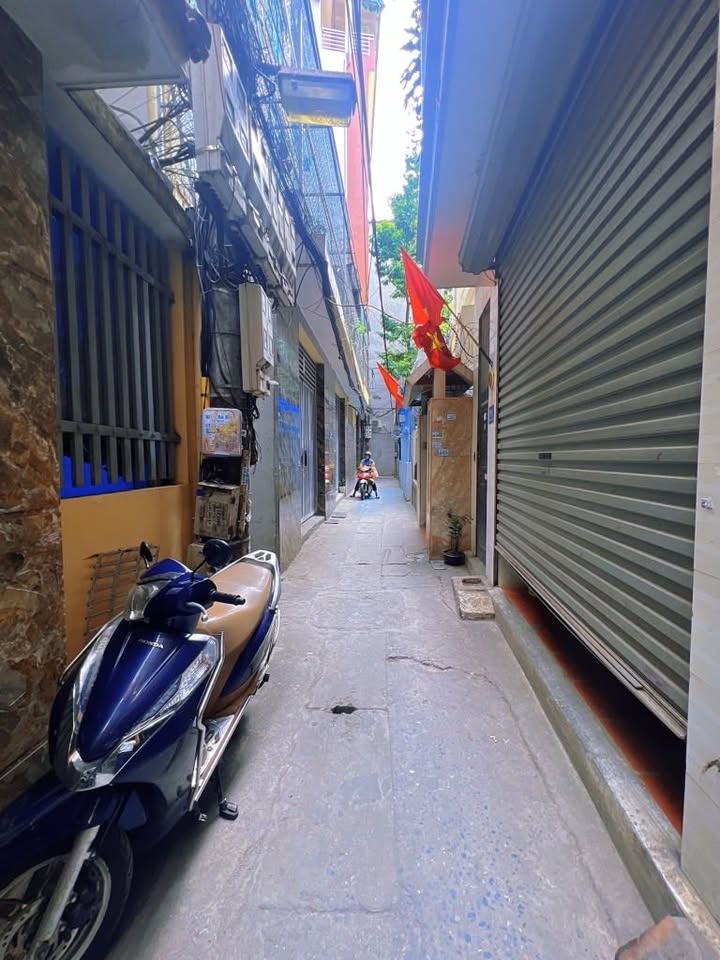 Nhà phố Nguyễn Khang Yên Hòa 42m² giá 10.5 tỷ - Vị trí vàng trung tâm Cầu Giấy!