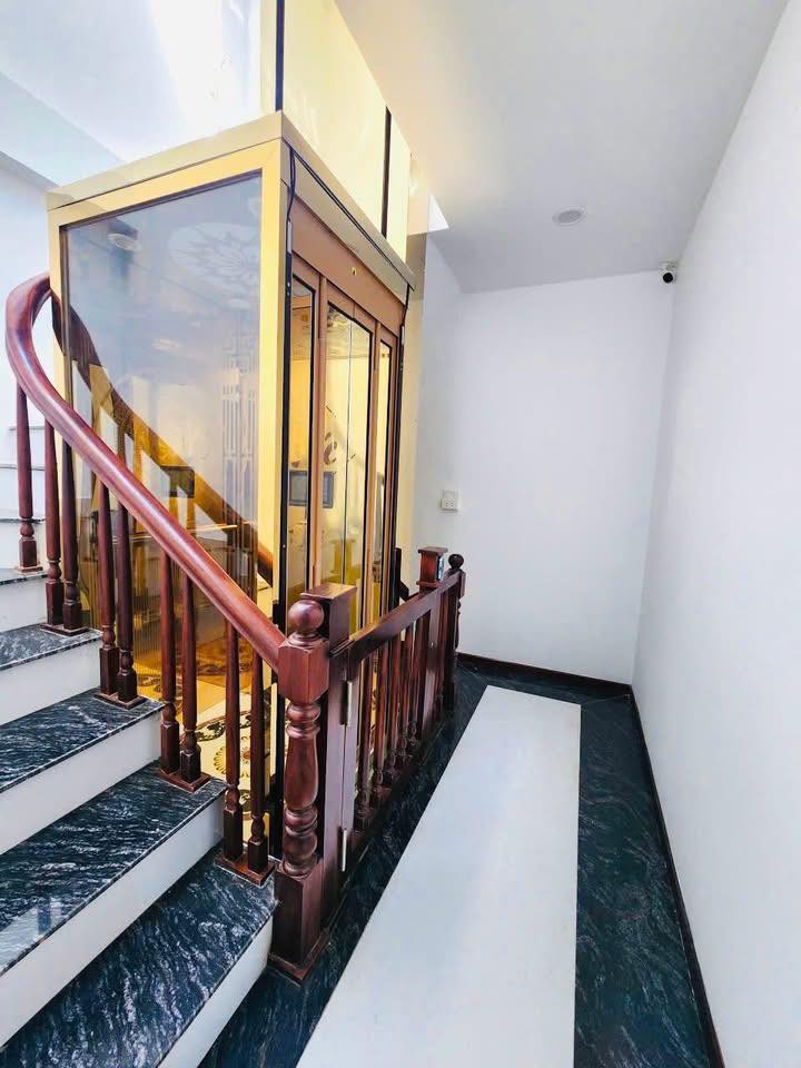 Nhà phố Lò Đúc 30m² giá thỏa thuận - Thiết kế hiện đại, thang máy thuận tiện!