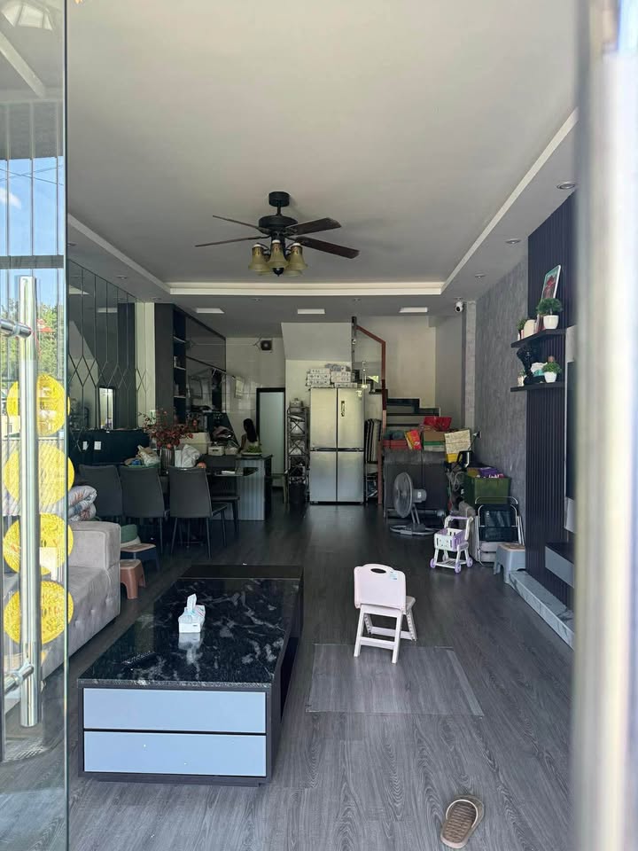 Nhà riêng Hạ Long 60m² giá 2 tỷ - Mặt tiền 4,5m, ô tô vào tận nơi!