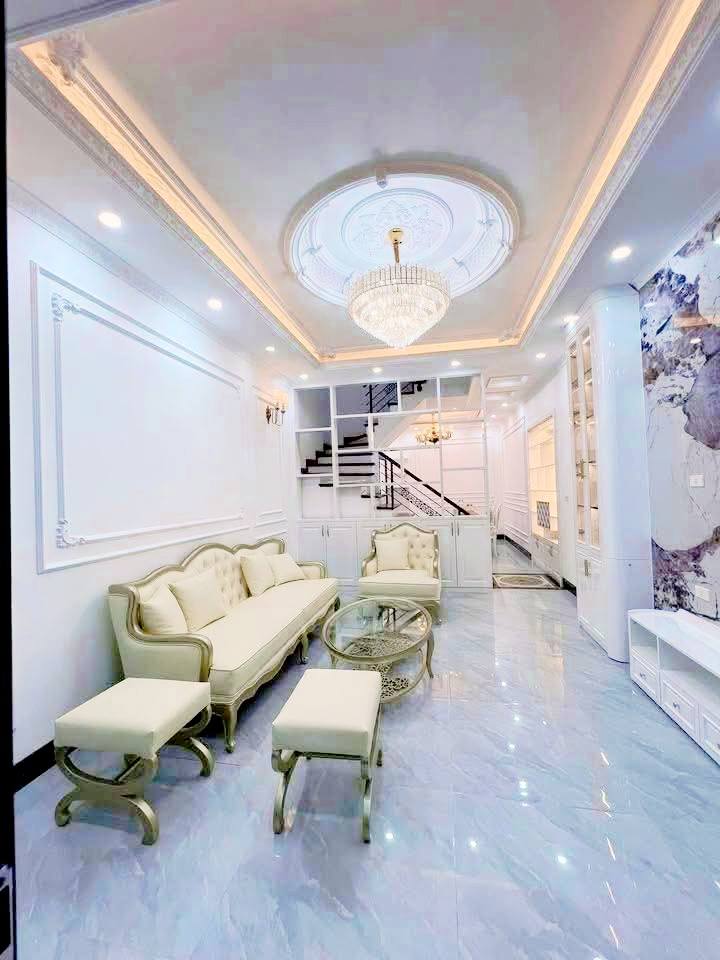 Nhà phố Nguyễn Khánh Toàn, Cầu Giấy 45m² giá 11.8 tỷ - Đầy đủ công năng, sẵn giao dịch!