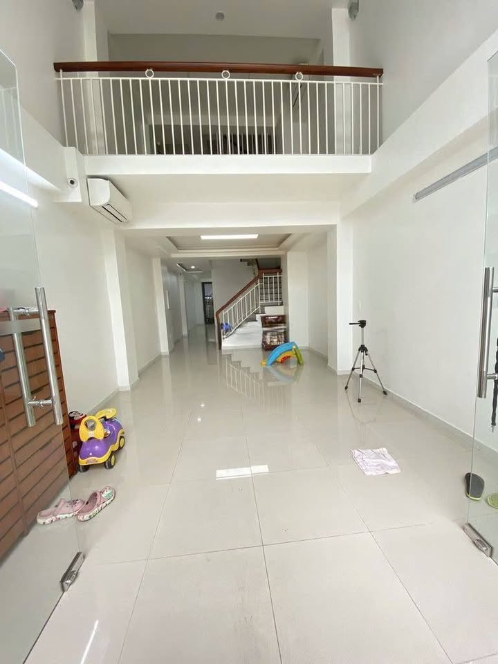 Nhà nguyên căn Tân Thành, Quận 5, 80m² giá 50 triệu - Kinh doanh tự do!