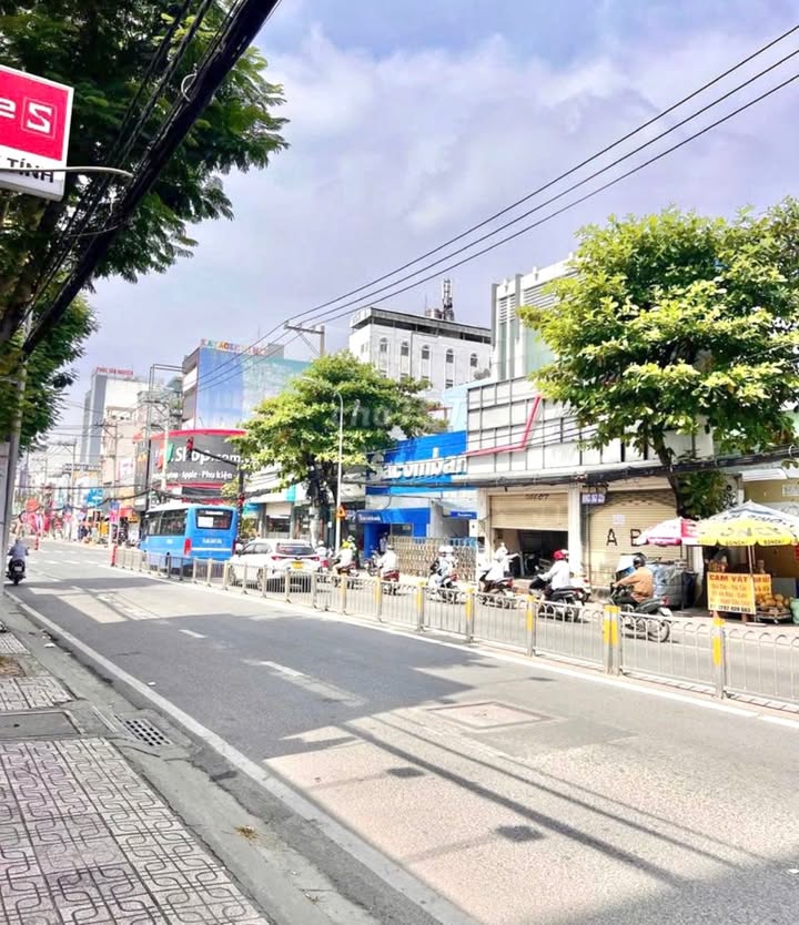 Cho thuê mặt bằng kinh doanh Nguyễn Thị Thập Quận 7 430m² giá 150 triệu - Vị trí đắc địa kinh doanh sầm uất!