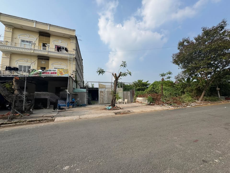 Cho thuê kho xưởng hẻm 512 Nguyễn Văn Tạo, Nhà Bè 310m² - Phù hợp làm trạm sạc