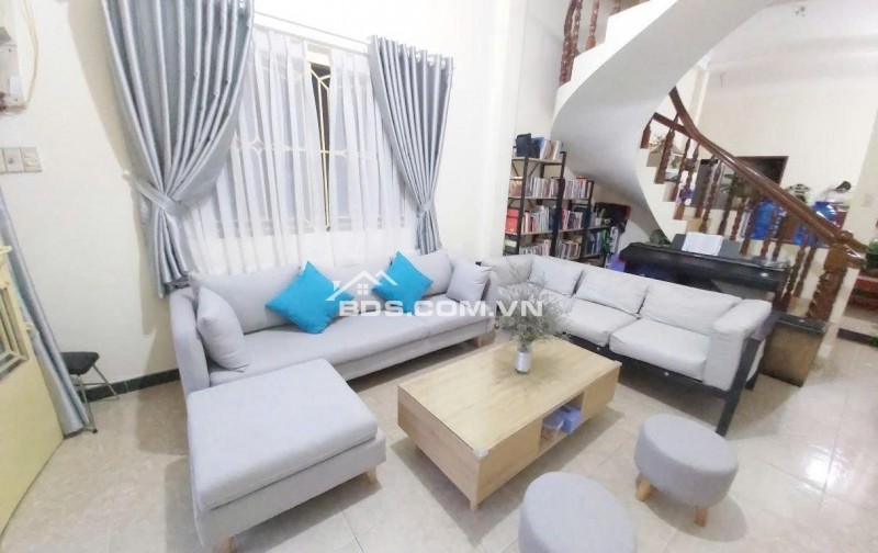 Nhà nguyên căn Gò Vấp 130m² giá 14 triệu - Không gian rộng rãi, an ninh tuyệt đối!