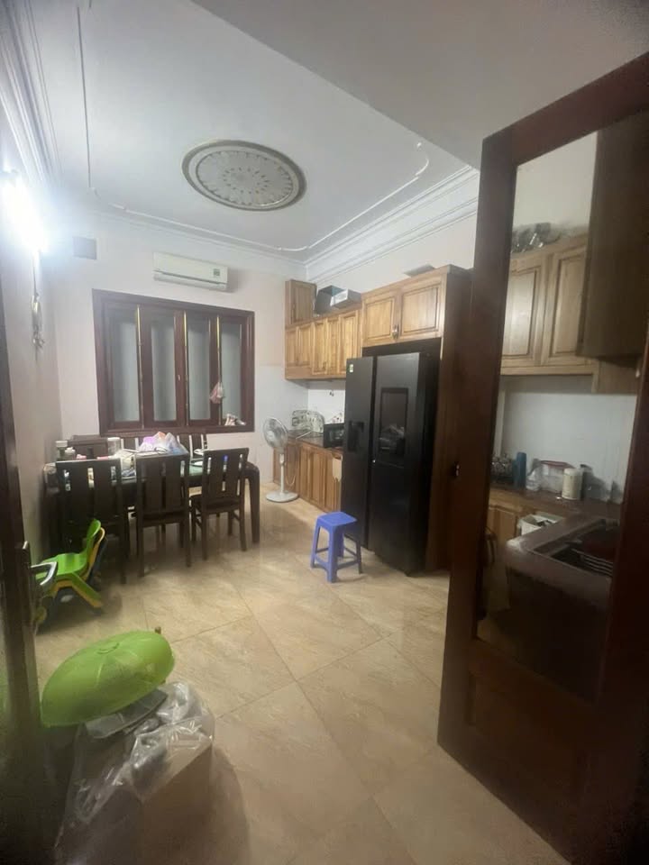 Nhà riêng cho thuê Ngõ 36 Hoàng Ngọc Phách, Đống Đa 50m² - Ô tô đỗ cửa, tiện nghi đầy đủ!
