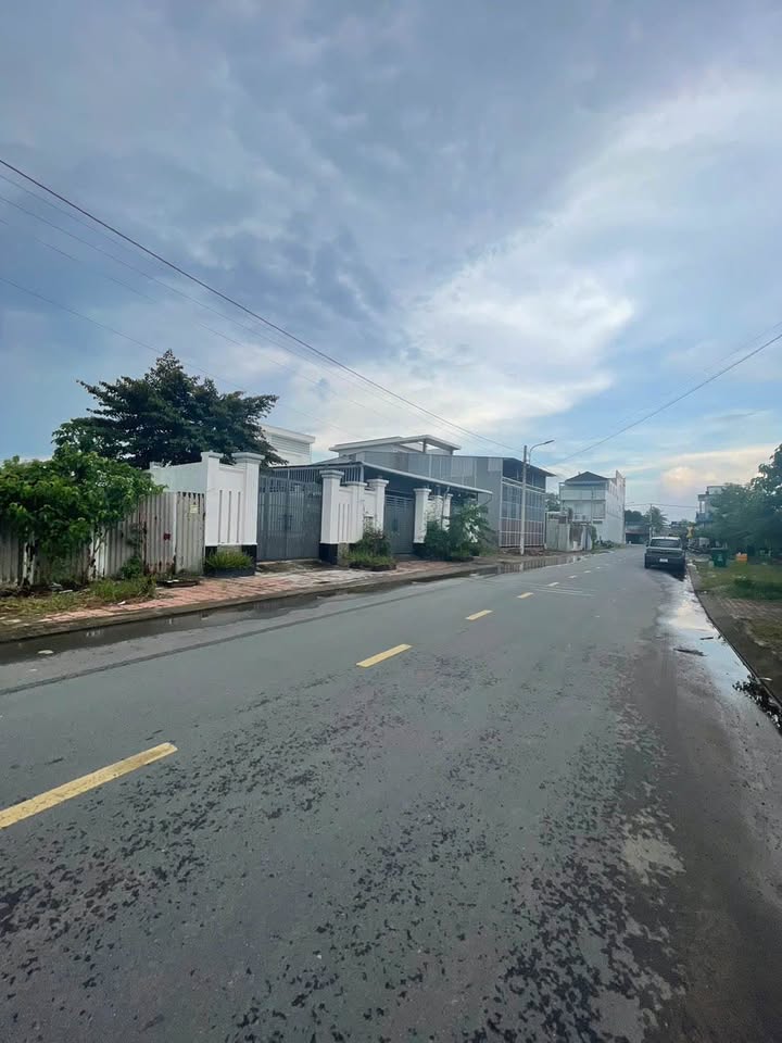 Đất nền mặt tiền Lê Duẩn, Sóc Trăng 150m² giá 2.3 tỷ - Đầu tư sinh lời ngay!