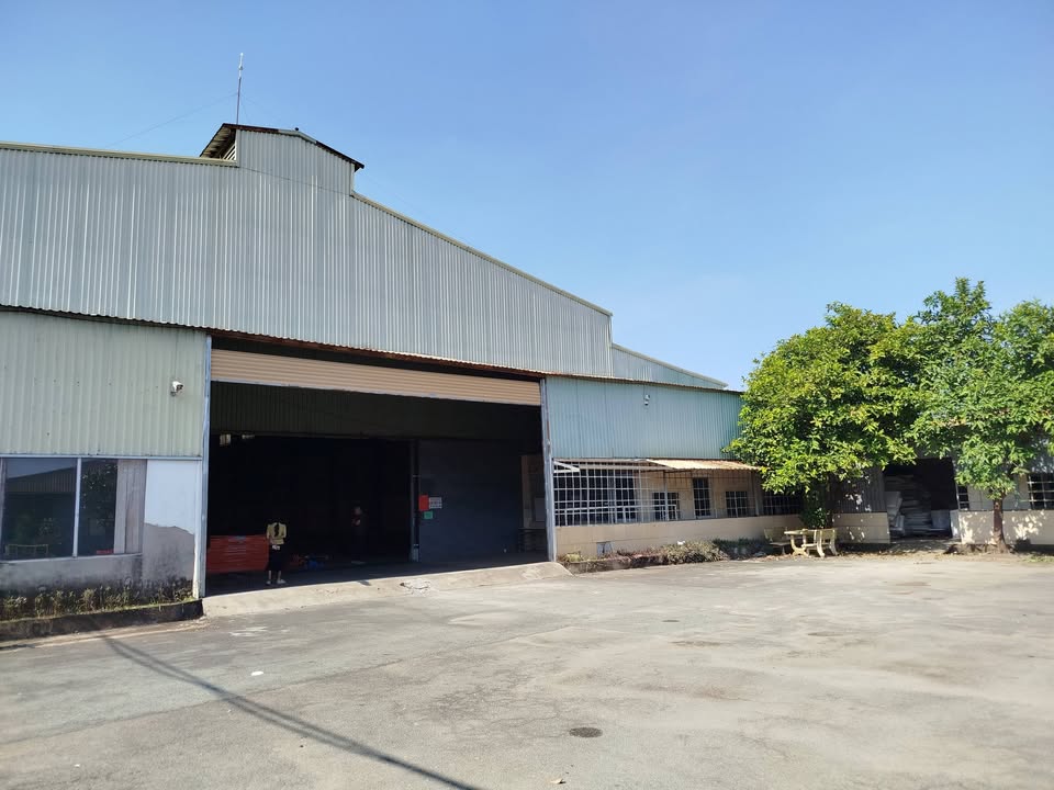 Cho thuê kho xưởng Định Hòa - Bình Dương 20.000m² giá 140 triệu/tháng - Đường xe tải vào tận nơi!