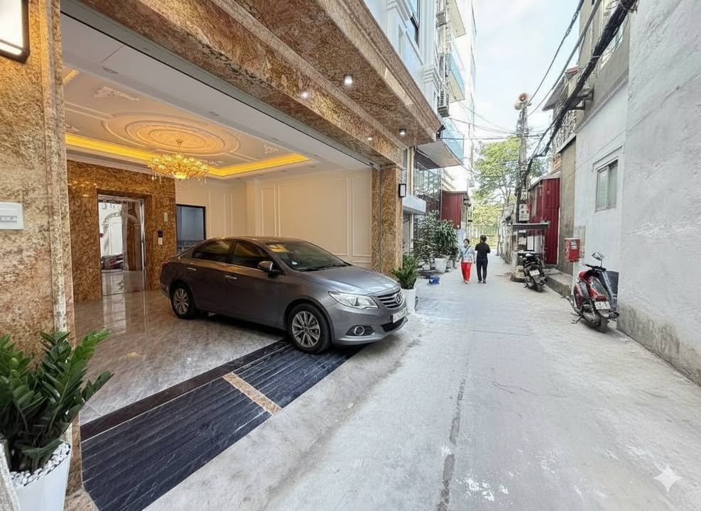 Nhà 7 tầng thang máy tại Xuân Đỉnh, 47m² giá 18.3 tỷ - Ô tô vào tận cửa!