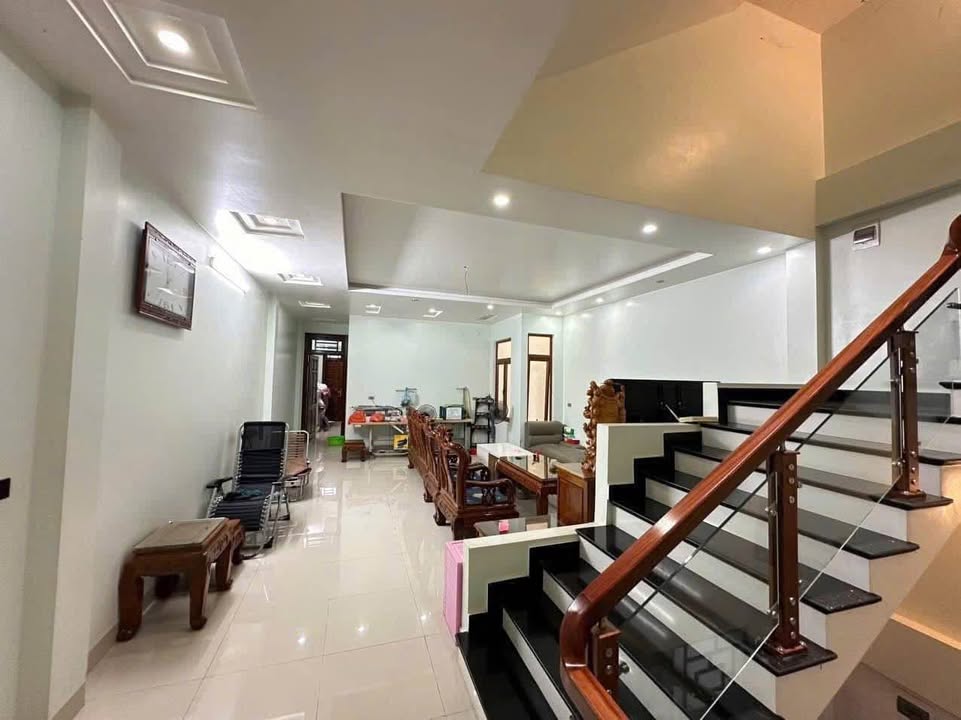 Nhà 3 tầng Nguyễn Trãi, 126m² giá 5 tỷ - Vị trí đẹp cho kinh doanh
