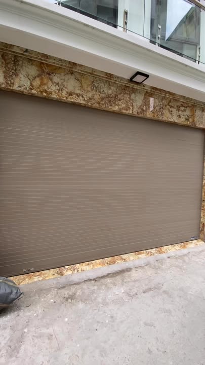 Nhà mặt phố Trường Lâm, Việt Hưng 54m² giá 13 tỷ - Kinh doanh sầm uất!