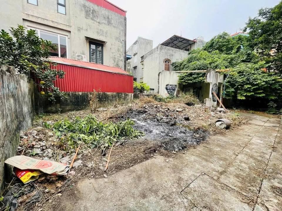 Đất Bồ Đề Long Biên 61.5m² giá 5 tỷ - Sổ đỏ vuông vắn, giao dịch ngay!