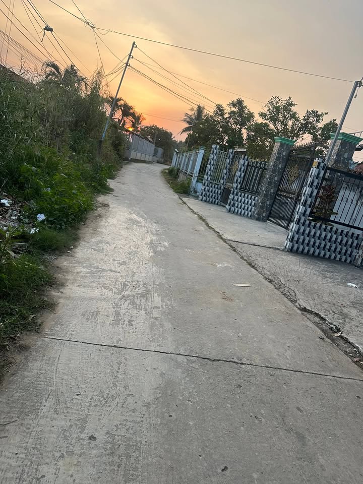 Đất thổ cư tại Ấp 4, Thạnh Đức, Bến Lức, Long An 150m² giá 999 triệu - Sổ hồng chính chủ!