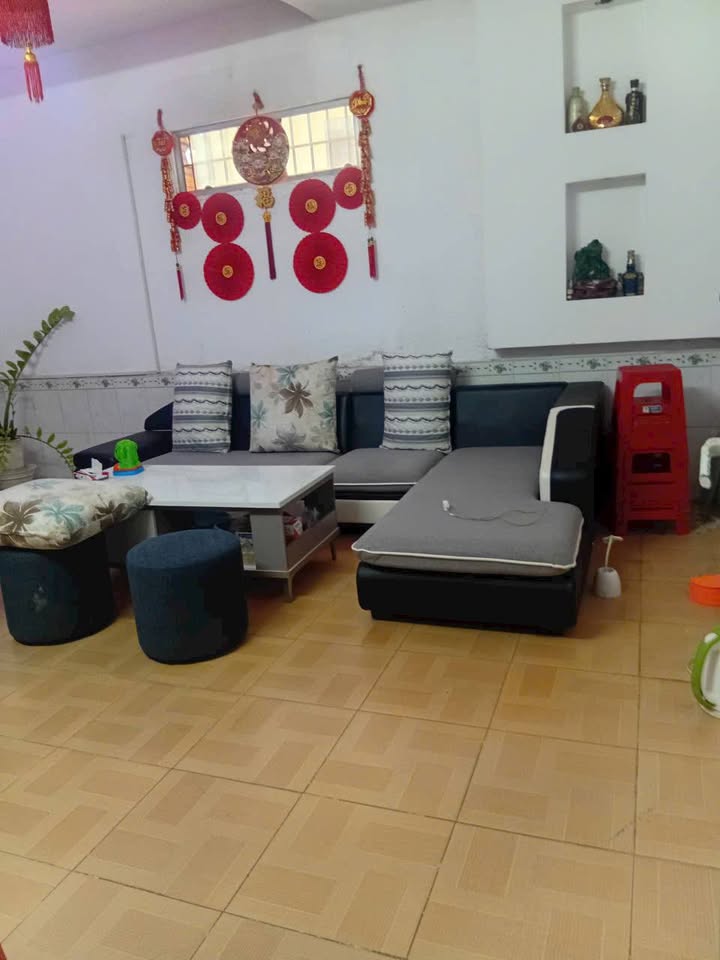 Nhà mặt tiền Mai Hắc Đế, Buôn Ma Thuột 256m² giá 10.5 tỷ - Kết nối nhanh với tiện ích xung quanh!