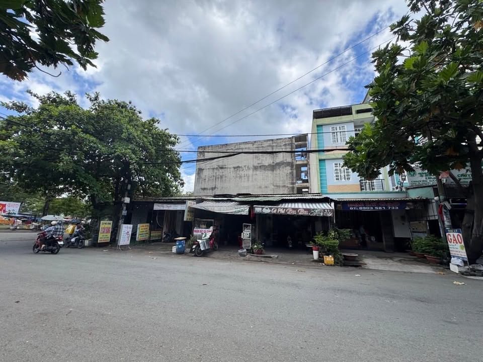 Nhà phố lô góc KDC Tân Tạo Bình Tân 150m² giá 12 tỷ - Vị trí sầm uất, đa công năng!