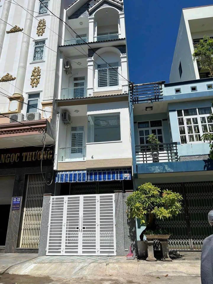 Nhà mặt phố Phó Đức Chính, Quy Nhơn 43m² giá 5.75 tỷ - Cơ hội sở hữu ngay!