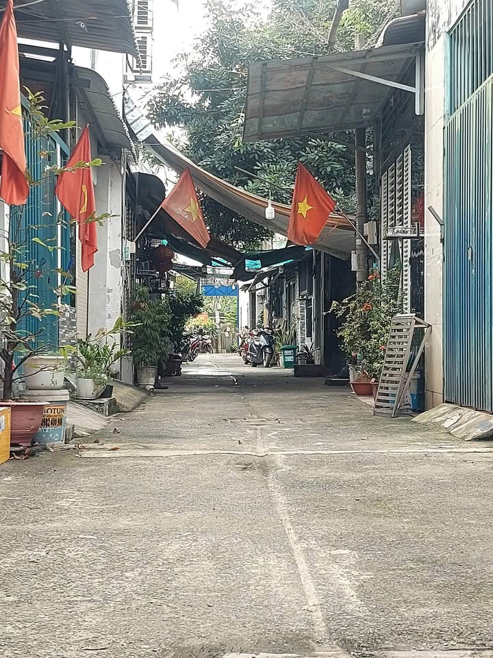 Nhà bán tại đường Nguyễn Thị Trọn, Bình Chánh, 52m² - Giá 1.25 tỷ, vị trí đắc địa!