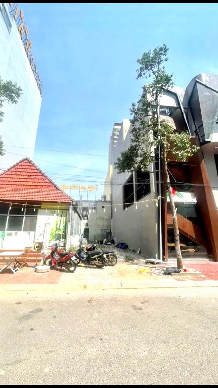 Bán lô đất mặt tiền đường Nguyễn Thị Định, Quy Nhơn 95m² - Vị trí đẹp, kinh doanh thuận lợi!