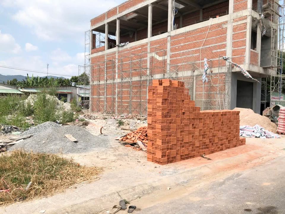 Đất nền Bà Rịa - Long Hương 115m² giá 3 tỷ - Sổ hồng chính chủ, 2 mặt tiền!