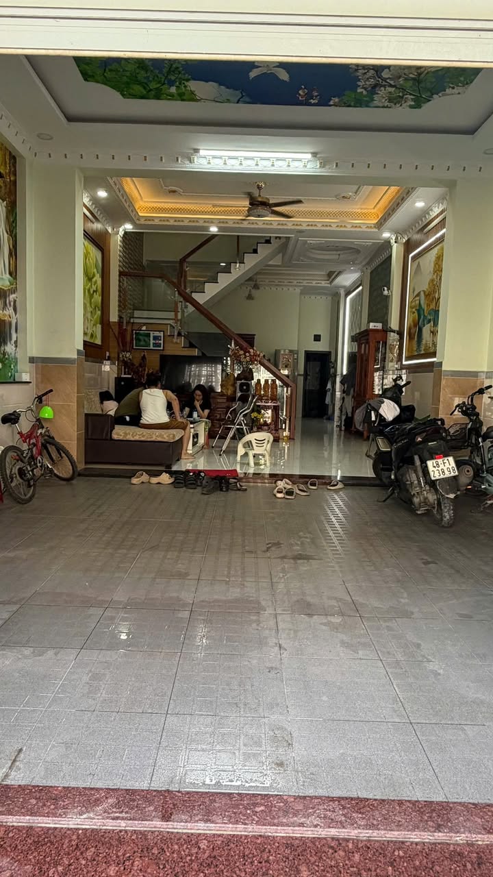 Nhà phố Tân Bình Dĩ An 100m² giá 4.5 tỷ - Mặt tiền kinh doanh đắc địa!