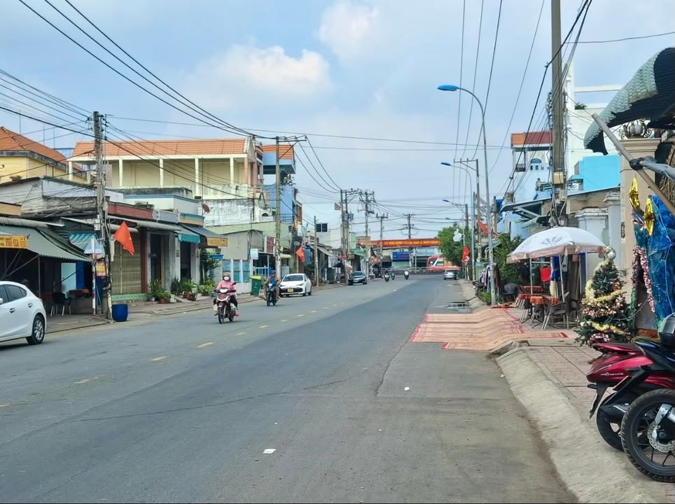 Bán đất mặt tiền Nguyễn Văn Tuôi Bến Lức 159m² giá 6.5 tỷ - Vị trí kinh doanh đắc địa!