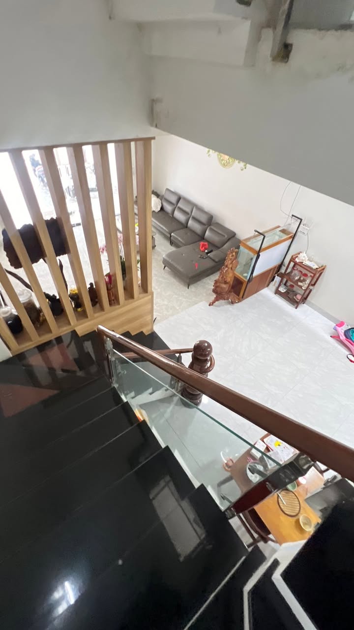 Nhà mặt tiền Trần Cẩm Quảng Ngãi 4 tầng - Phù hợp vừa ở vừa kinh doanh!