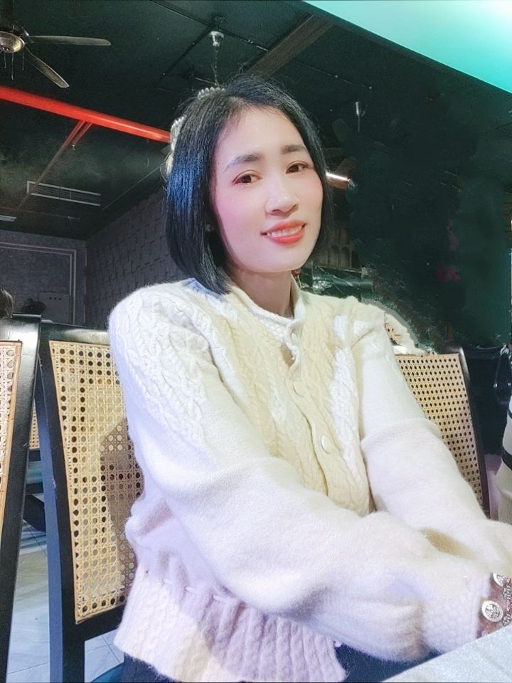 Bán nhà Quảng Cát 160m² giá chỉ 9xx triệu - Ô tô vào tận nơi!