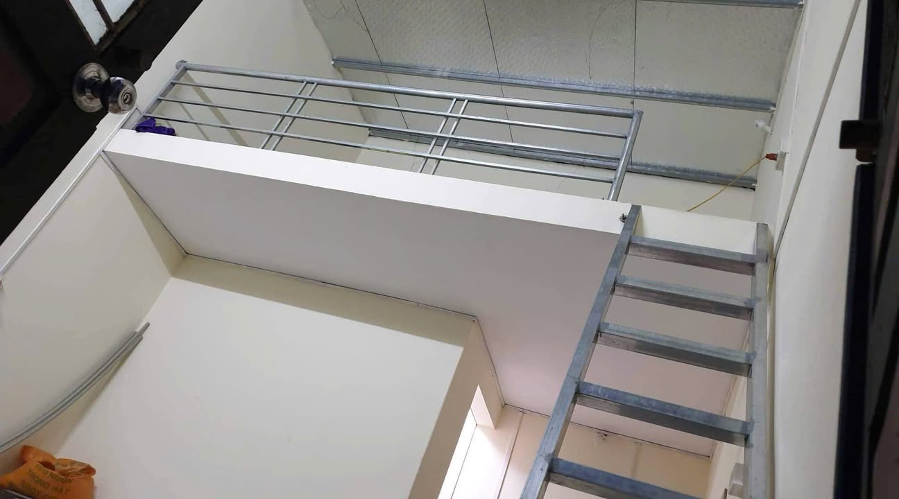 Phòng cho thuê tại ngõ 151 Nguyễn Đức Cảnh, 17m² giá 2.8 triệu - Chính chủ, sạch sẽ, thoáng mát!