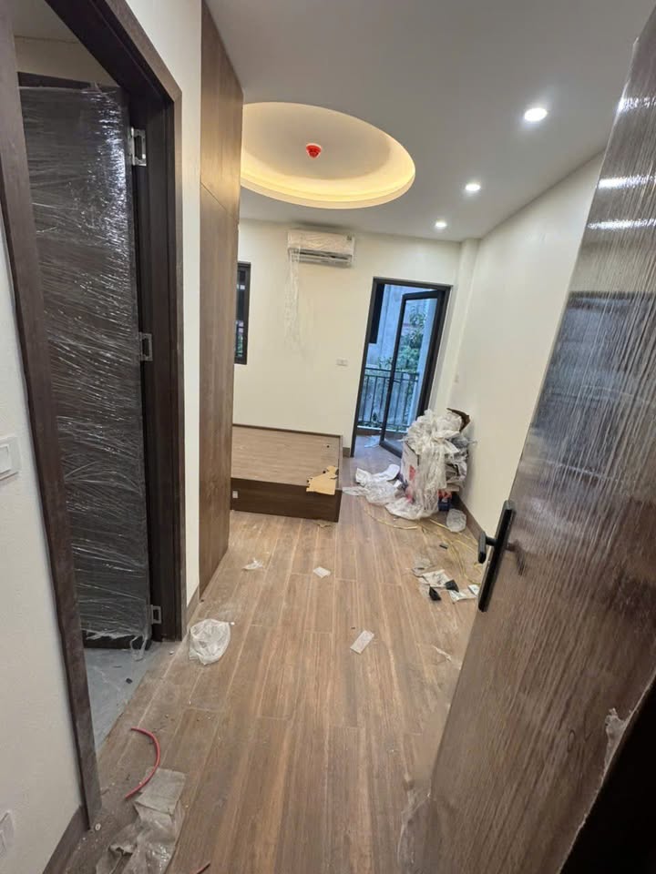 Căn hộ dịch vụ cho thuê Huỳnh Thúc Kháng Đống Đa 60m² - Nhà mới tinh, bàn giao ngay!