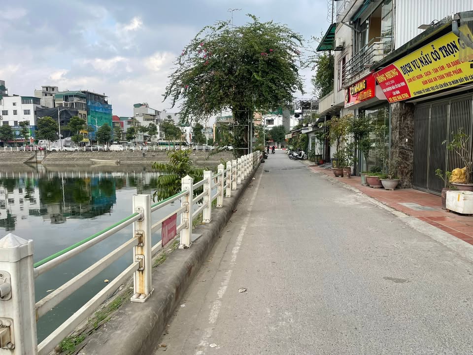 Đất nền Ngọc Thụy Long Biên 34m² giá 8.5 tỷ - Sổ đỏ chính chủ, giao dịch ngay!