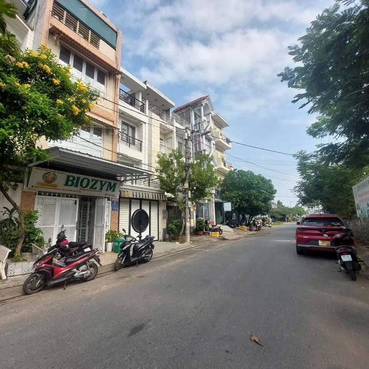 Nhà mặt tiền đường Tân Thới Nhất 25, quận 12 - 70m² giá 8.5 tỷ - Đầu tư sinh lời ngay!