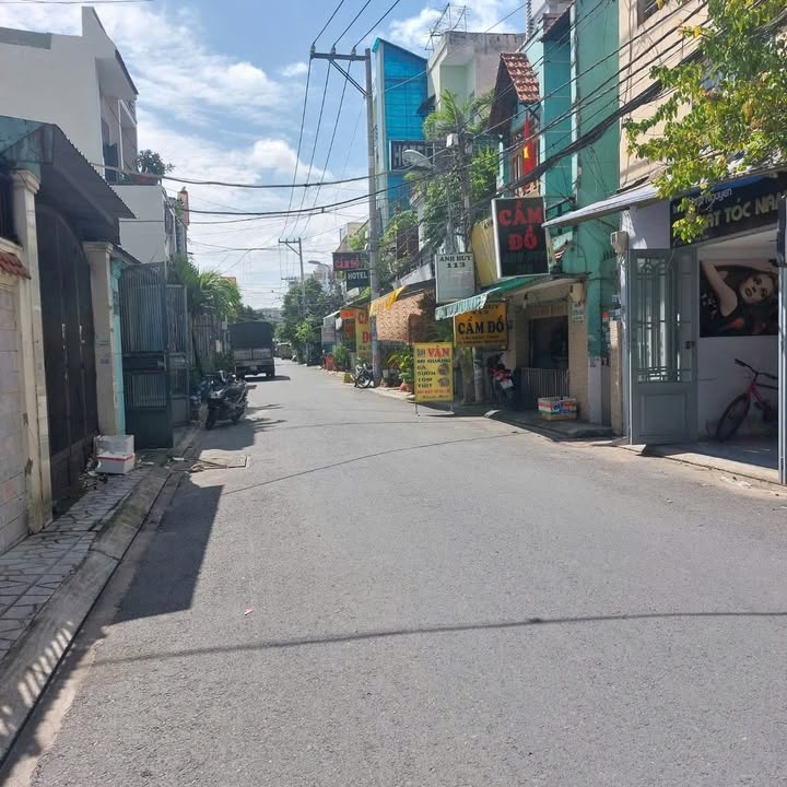 FrontHouse mặt tiền đường Tân Thới Nhất 13, quận 12, 210m² giá 12 tỷ - Cơ hội đầu tư sinh lời!