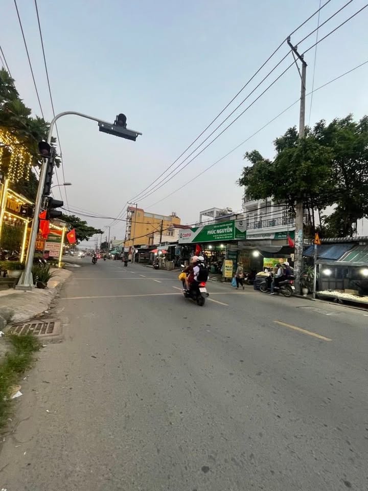 Bán nhà Bình Chánh 85m² giá 3 tỷ - Khu dân cư an ninh, tiện ích đầy đủ!