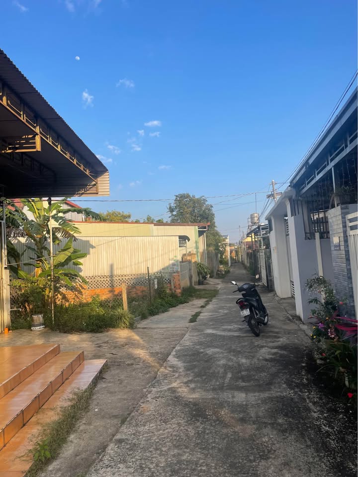 Nhà bán tại Đào Duy Từ - Lộc Phát, Bảo Lộc 325m² - Khu dân cư an ninh tốt!