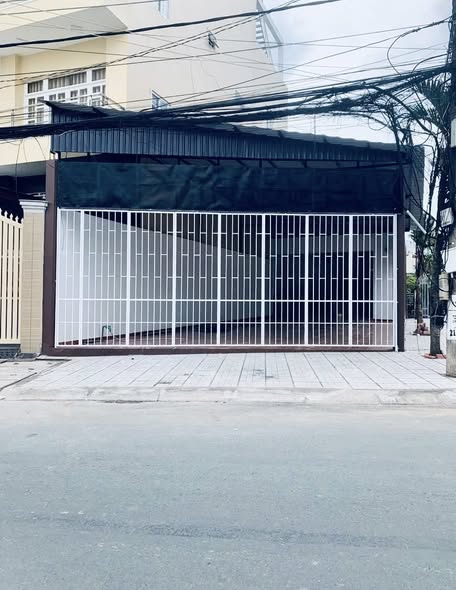 Nhà cho thuê góc 2 mặt tiền đường Yết Kiêu, Mỹ Bình 140m² giá 15 triệu - Địa điểm kinh doanh lý tưởng!