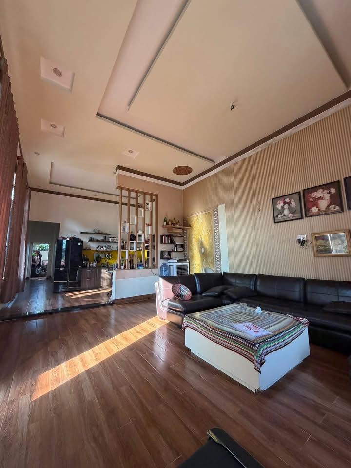 Nhà phố Thị trấn Quảng Phú 230m² giá 2 tỷ - Chính chủ bán gấp!