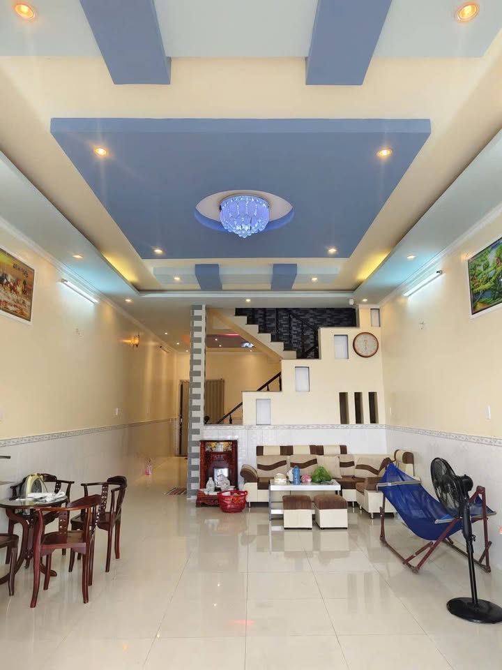 Nhà trệt lầu Đường Trần Hưng Đạo Sóc Trăng 100m² giá 3.4 tỷ - Nhà còn mới gần như 90%!