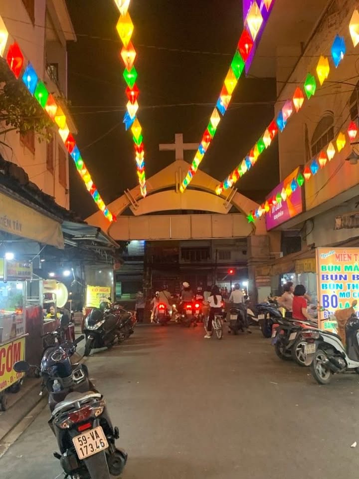 Nhà bán Trường Chinh, quận 12, 100m² giá 8.8 tỷ - Pháp lý rõ ràng, tiện kinh doanh!