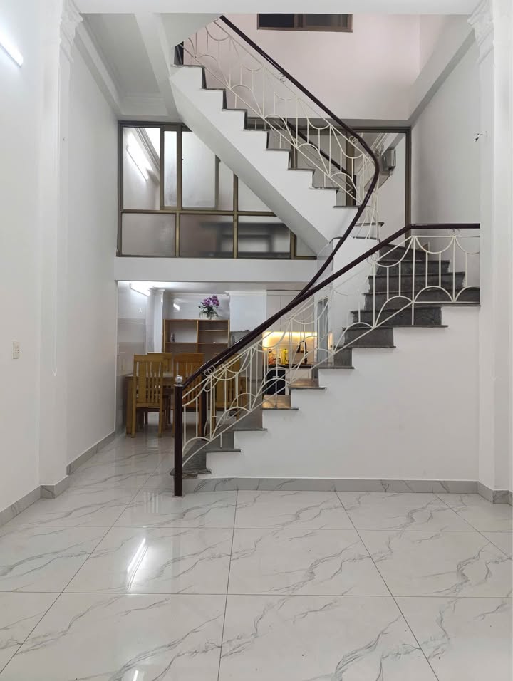 Nhà 3 Tầng Ngõ 27 Chợ Đôn - 35m² giá 2.2 tỷ - Vị trí đẹp, ngõ thông thoáng!