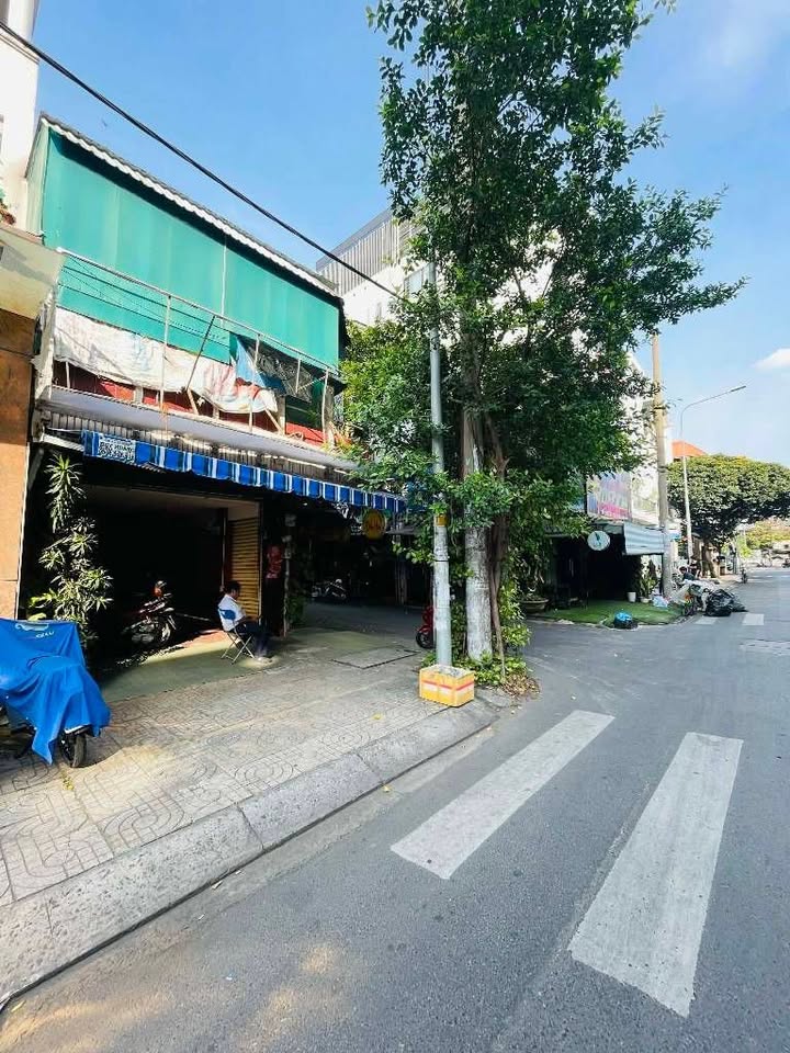 Nhà phố Tân Phú 93m² giá 19.5 tỷ - Chính chủ cần bán gấp!