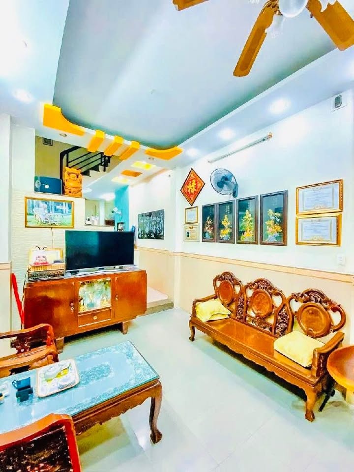 Nhà phố hẻm Cách Mạng Tháng 8, Quận 3, 80m² giá 11.98 tỷ - Chính chủ bán gấp!